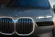 BMW i7 Grille